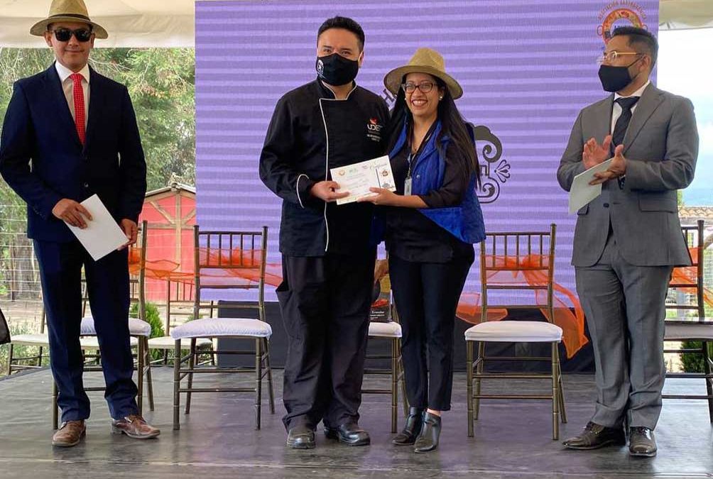 Docente de la UDET es reconocido por su trayectoria gastronómica