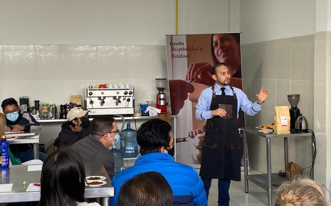 Quinde junto la UDET realizaron un curso de barismo que fue todo un éxito