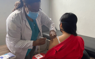 Universidad UDET vacuna a su personal en contra de la Influenza